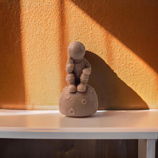 Astronaut shaped scented candle - boho home decor - LetsBoho