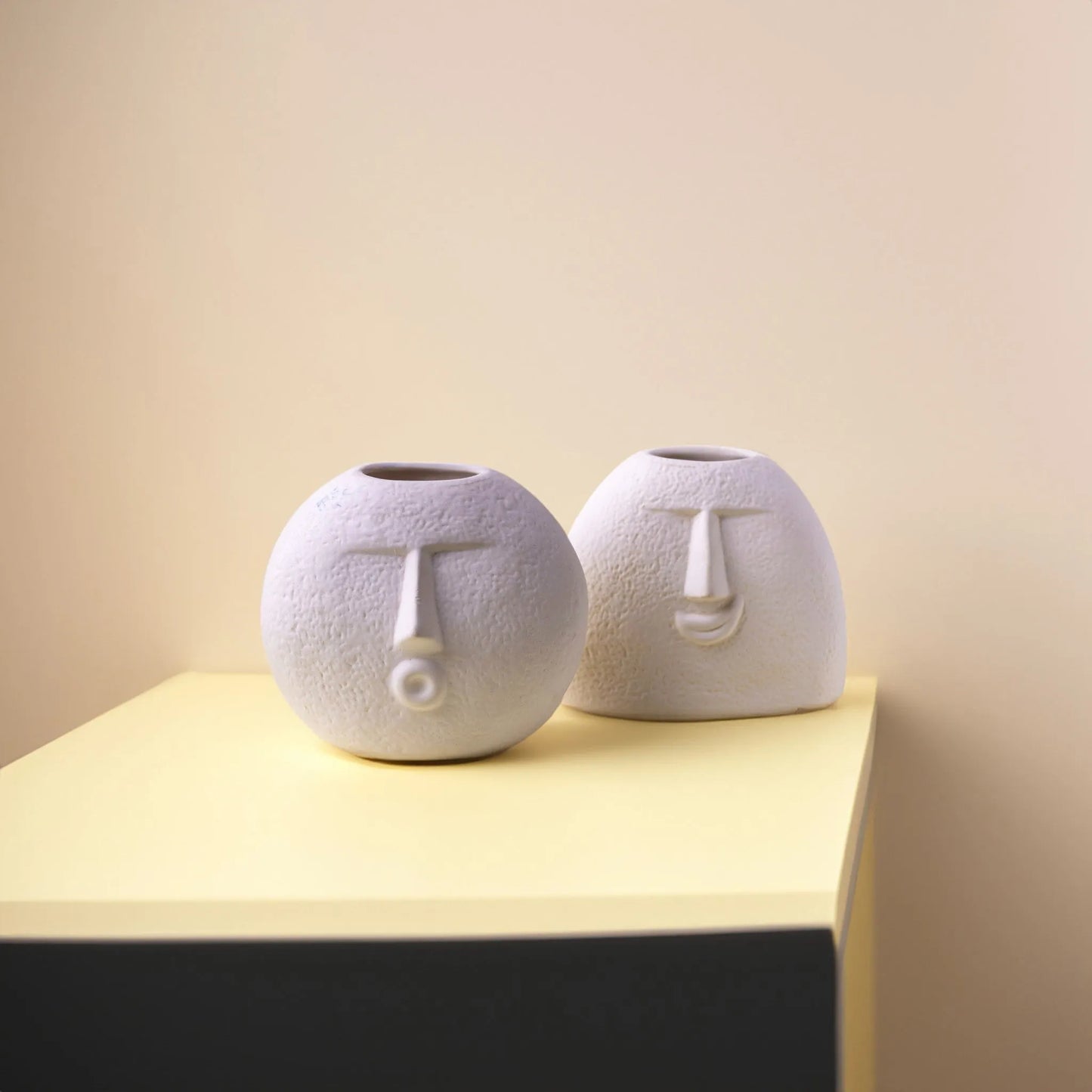 Ceramic Upbeat & Blowing Kiss Vase